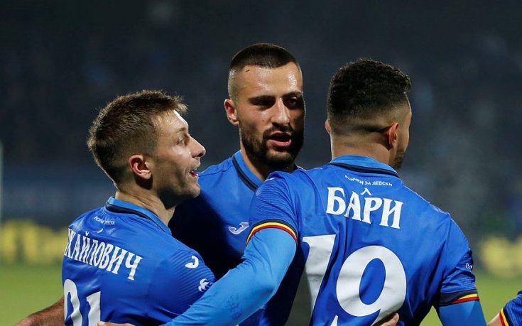 Левски пречупи десет от Славия в истинско дерби