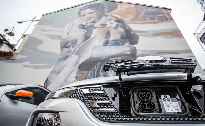  STOP & GO: На 30 kW DC зарядна станция батерията на Spring ще се изпълни на 80% за под час, до момента в който в домакински Wallbox (7,4 kW) за под 5 часа. 