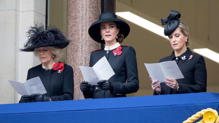  Кейт Мидълтън със стилна и строга визия за Деня на възпоменанието 