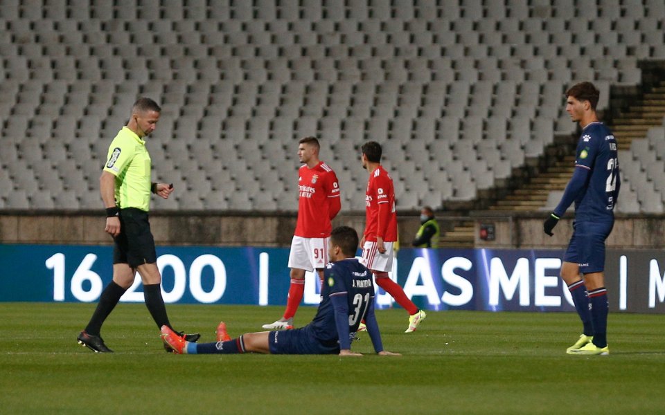 На невиждани сцени станаха свидетели феновете в Португалия. Двубоят от