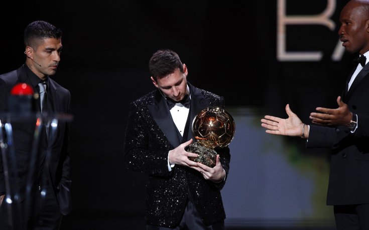 Обградиха Айфеловата кула с козли заради Меси (снимка)