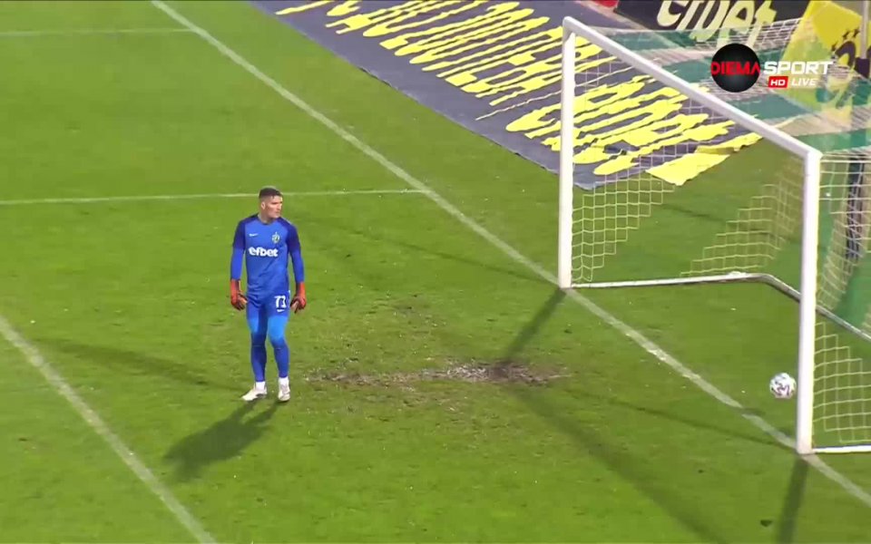 Отборът на Пирин вече води с 2:0 на Лудогорец в