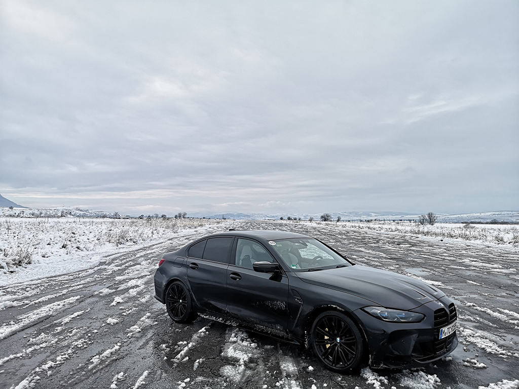 Възможно е най-заклетите фенове на BMW да не го признаят, но единственият недостатък на перфектния M3 Competition вече е неутрализиран с въвеждането на xDrive.