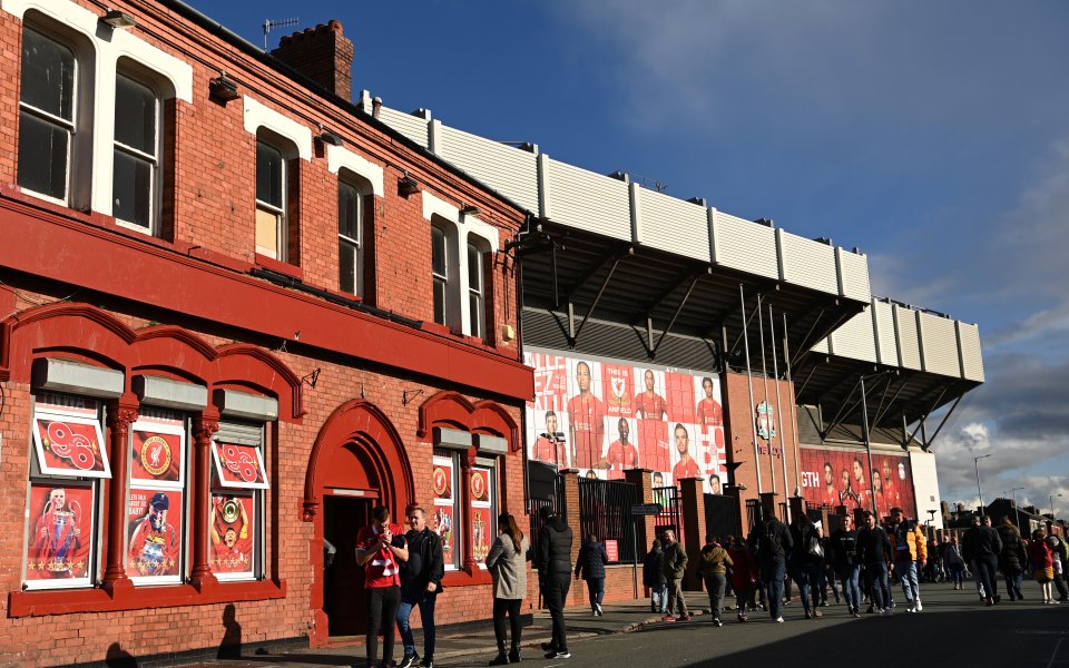 Двубоят на Ливърпул срещу Лийдс, който трябваше да се състои