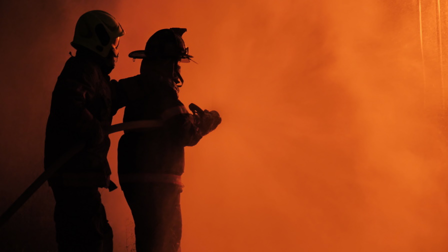Мъж пострада тежко при пожар в Червен бряг