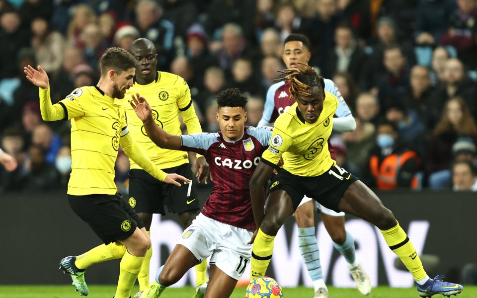 Отборите на Астън Вила и Челси играят при резултат 1:2