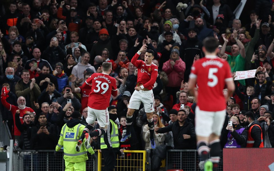 Отборите на Манчестър Юнайтед и Бърнли играят при резултат 3:1