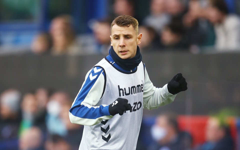 Астън Вила официално потвърди трансфера на Люка Дин от Евертън.