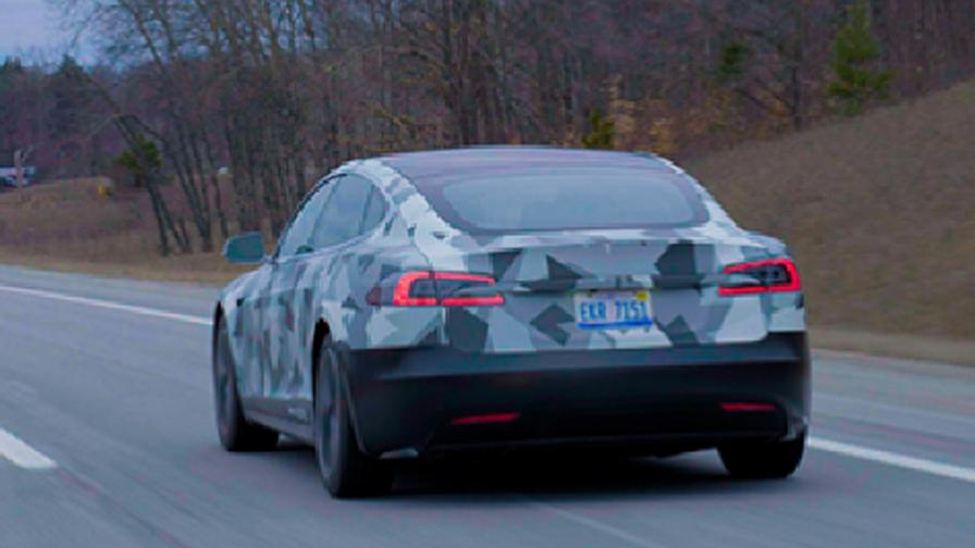 Експериментална батерия осигури пробег от 1210 км на Tesla Model S
