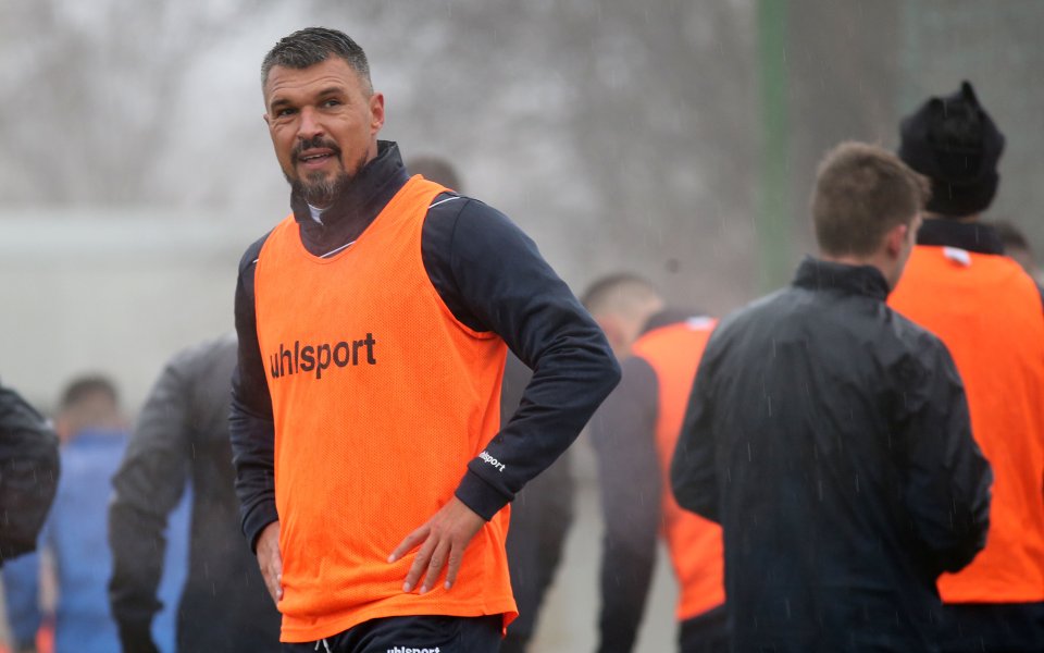 Валери Божинов започна тренировки със Септември София. Бившият национал ще