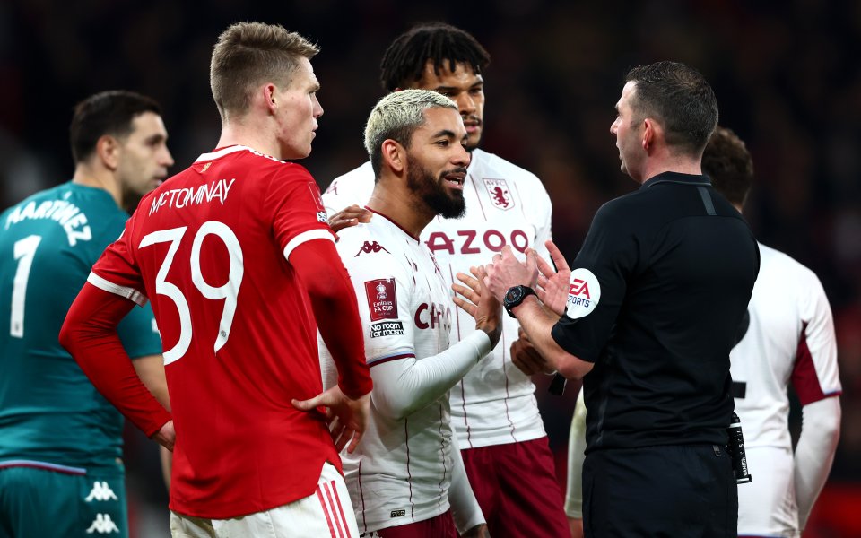 Отборът на Манчестър Юнайтед се наложи с минималното и доста