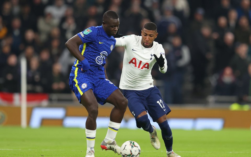 Отборите на Тотнъм и Челси играят при резултат 0:1 в