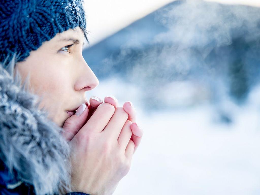 Атмосферното налягане е значително по високо от средното за месеца Слабо
