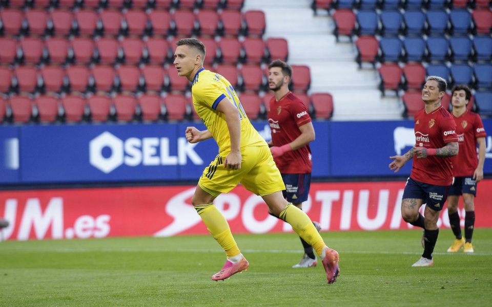 Атлетико Мадрид продаде нападателя Иван Шапонич на Слован Братислава. 24-годишният