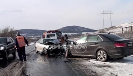 Тежка катастрофа на пътя Карлово-Пловдив, загина жена