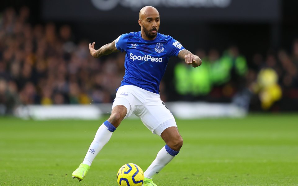Полузащитниците на Евертън Абдулайе Дукуре и Фабиан Делф се очаква