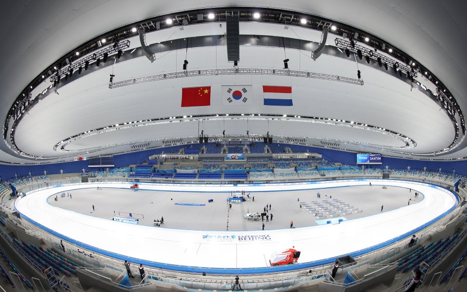 Залата е разположена върху площ от 12 000 квадратни метра