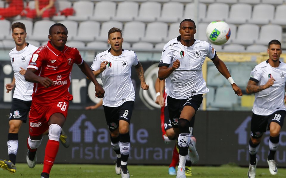 Елитният германски Майнц подсили атака си, като подписа договор с