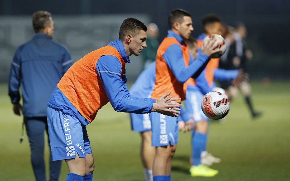 Отборът на Левски играе при резултат 0:0 срещу словенския вицешампион