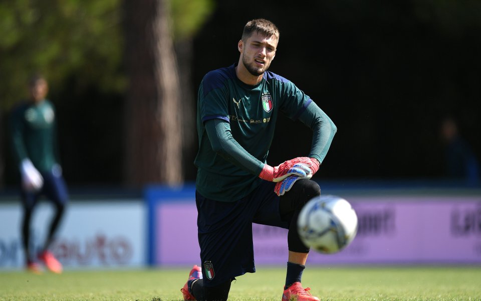 Милан обяви, че временно е отдал 21-годишният страж Алесандро Плицари
