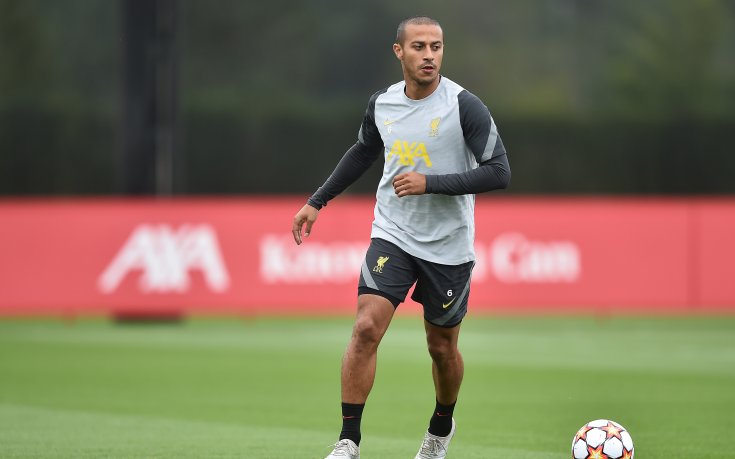 Халф на Ливърпул вече тренира пълноценно