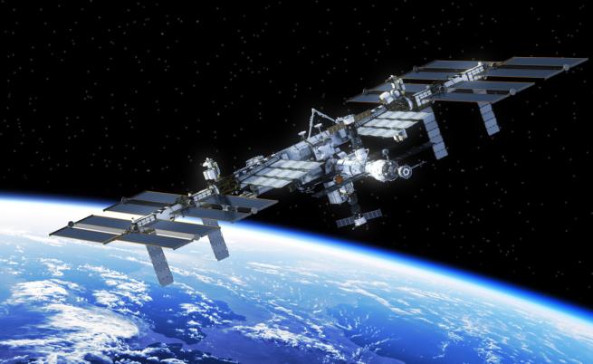 НАСА ще пенсионира МКС като я разбие в Тихия океан
