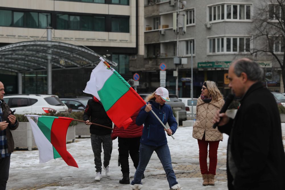 <p>Протест и автошествие срещу зелените сертификати</p>