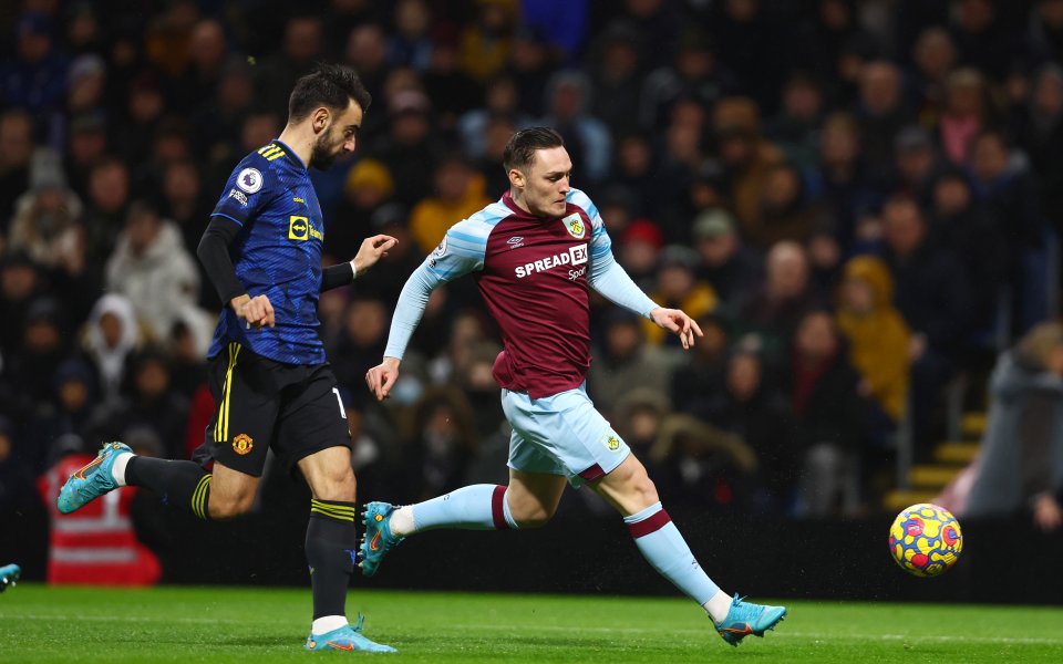 Отборите на Бърнли и Манчестър Юнайтед играят при в двубой