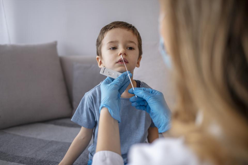 дете коронавирус тест ваксина