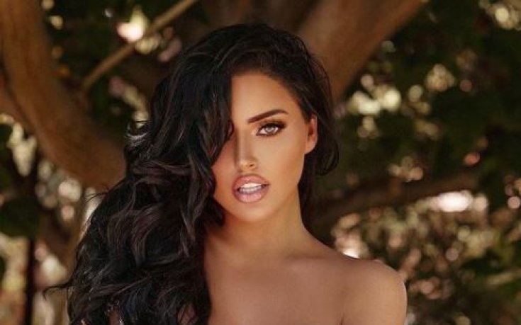 Едрогърда палавница посрещна рождения си ден без дрехи