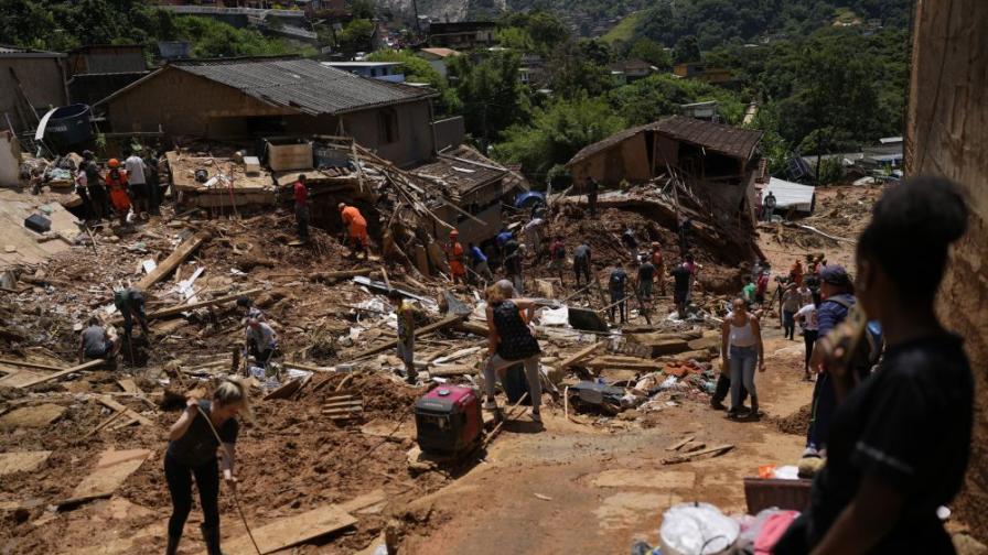 След свлачището в Еквадор: Броят на изчезналите е 46, а загиналите са 7 (СНИМКИ/ВИДЕО)
