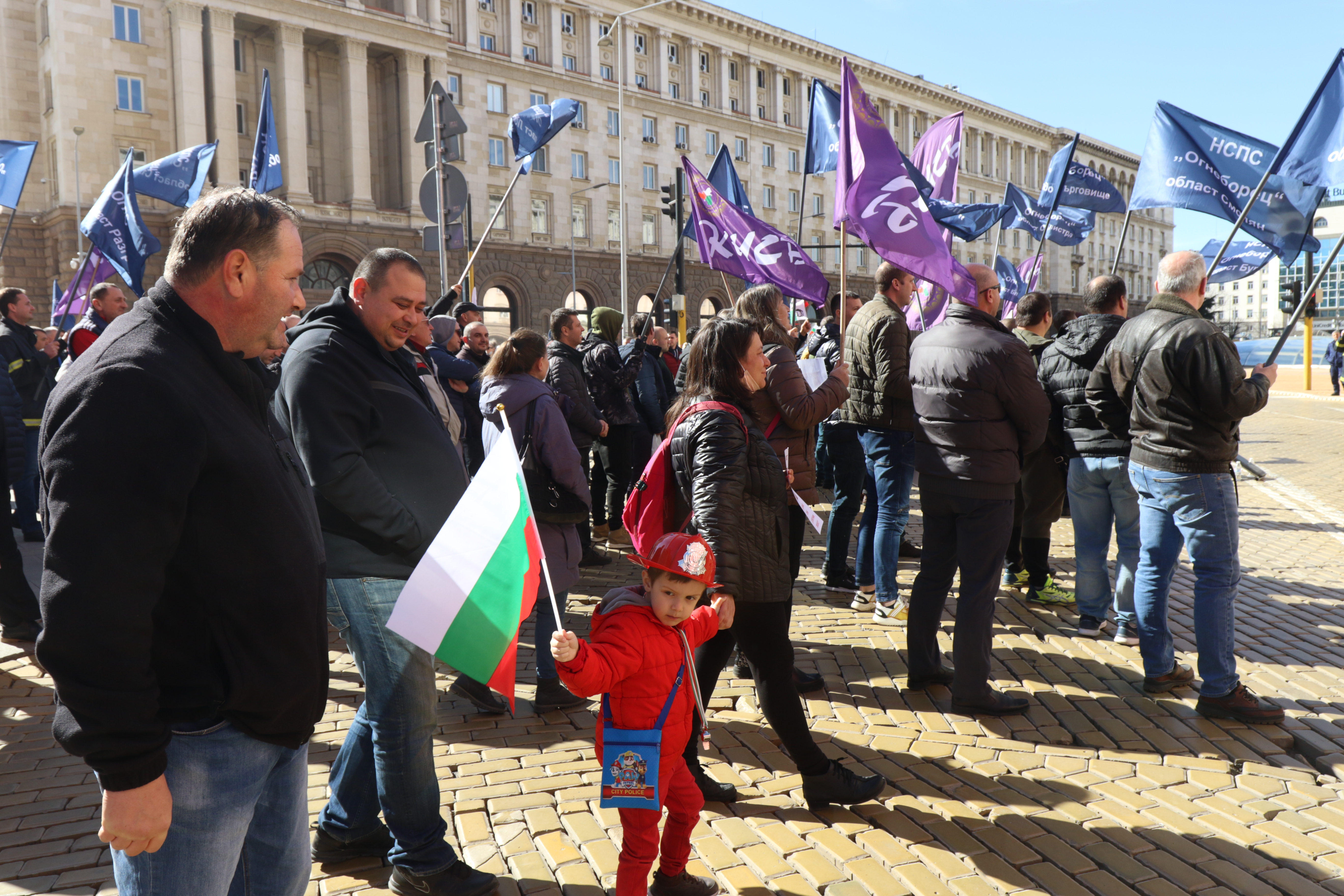 <p>Шествие на Националния синдикат на пожарникарите и спасителите &quot;Огнеборец&quot;</p>