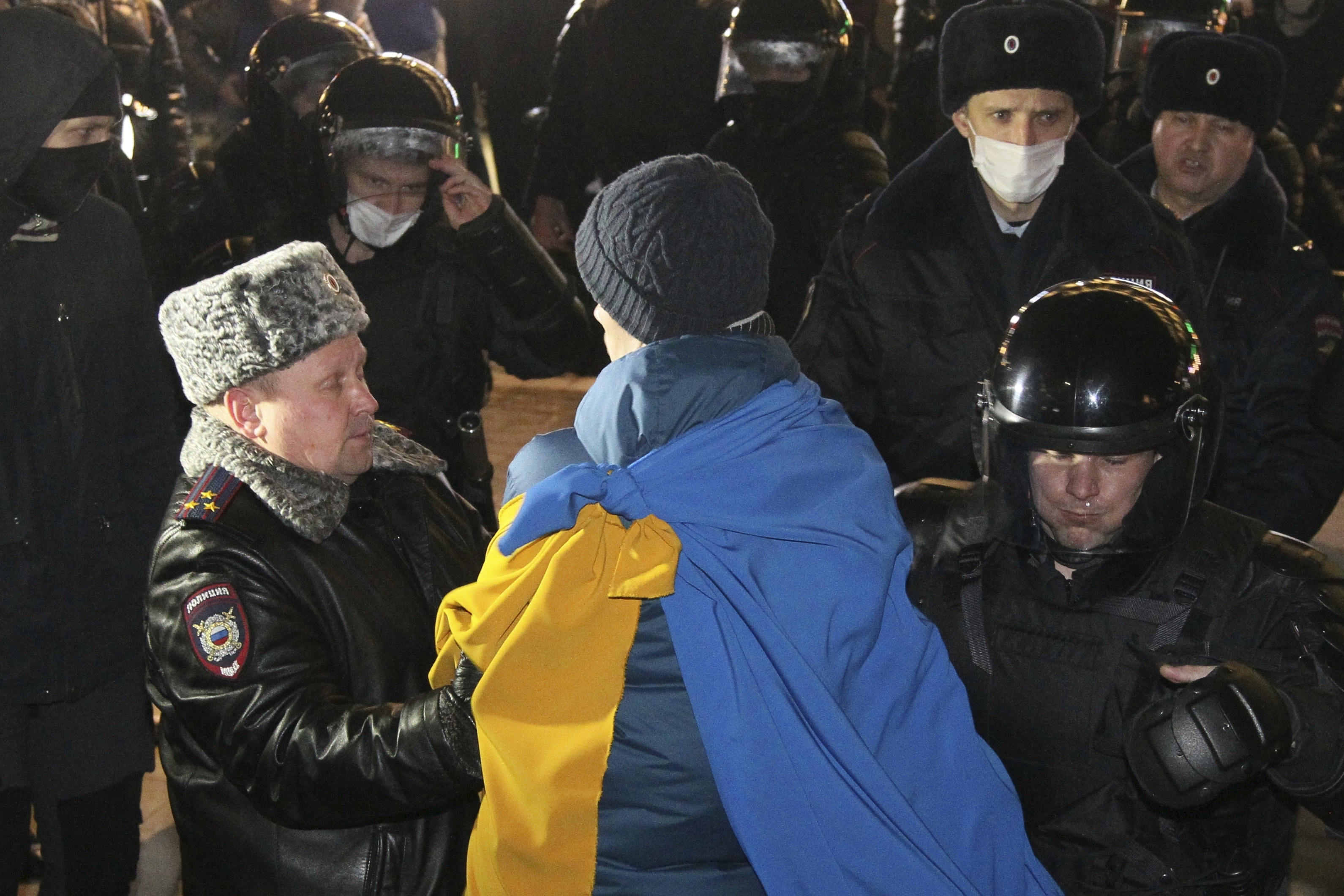 <p>Протести срещу войната бяха организирани в Русия. Полицията е арестувала повече от 1500 души на митинги срещу инвазията в Украйна</p>