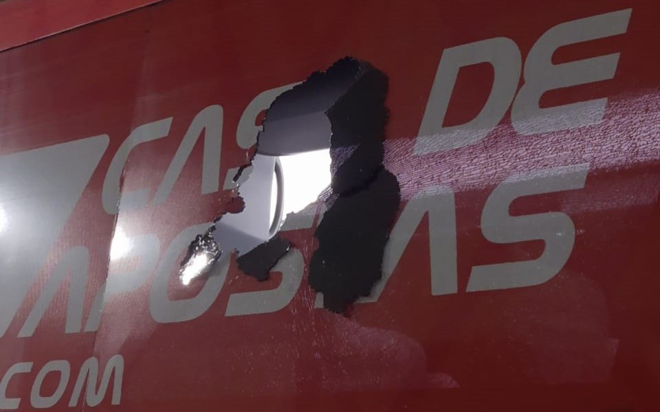 Бомба гръмна в автобуса на бразилски тим, има пострадали