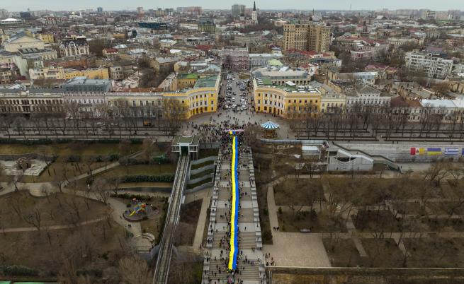 Консулът ни в Одеса: Затварят пътните артерии в Одеска област