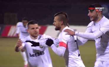 Ради Кирилов донесе пълния обрат за Славия след точна дузпа