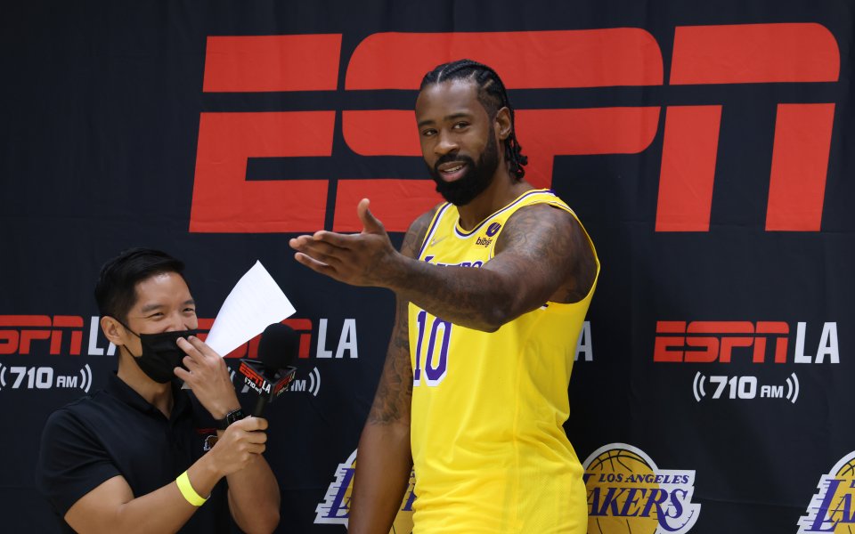 Отборът от НБА Филаделфия привлече ветерана ДеАндре Джордан, съобщи АП.