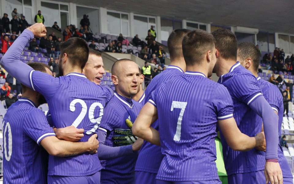 Етър гостува на Марек в сряда от 15:30 ч. в