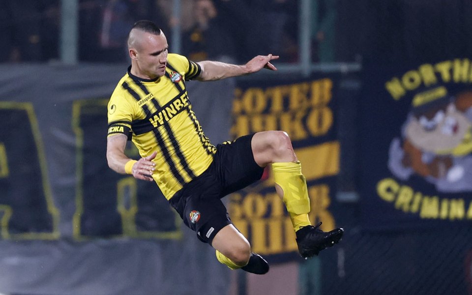 Един от героите за Ботев Пловдив Виктор Генев бе много