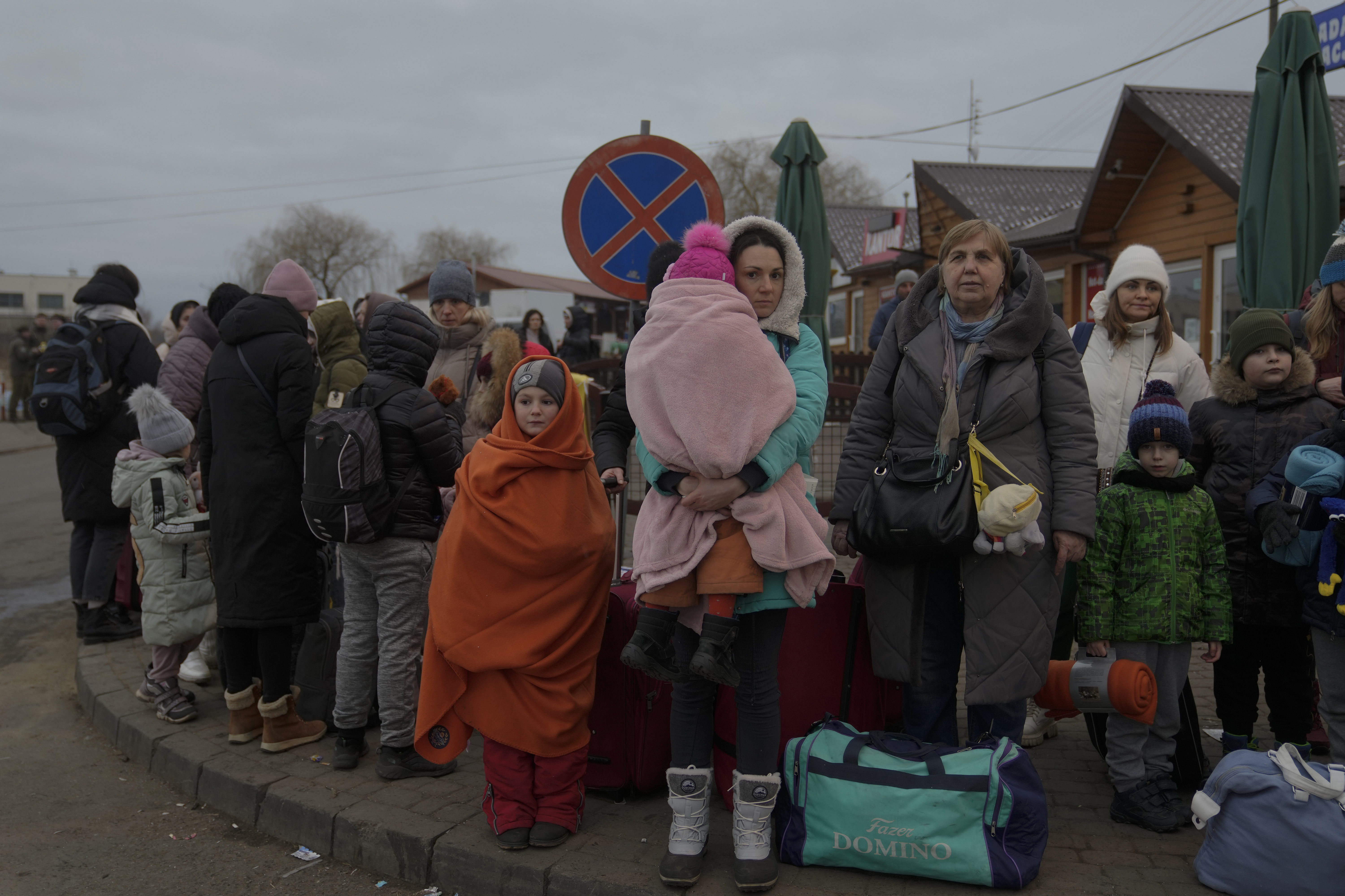 <p>Повече от 1,5 милиона бежанци от Украйна преминаха в съседни страни за 10 дни, съобщи в Туитър върховният комисар на ООН за бежанците Филипо Гранди. Той определи това като &quot;най-бързо нарастващата бежанска криза в Европа след Втората световна война&quot;.</p>