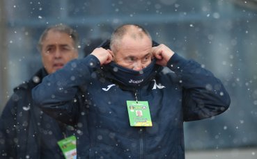 Треньорът на Левски Станимир Стоилов благодари на феновете за