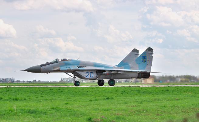 САЩ: Киев всъщност няма нужда от бойни самолети, но ще изпратим системи земя-въздух