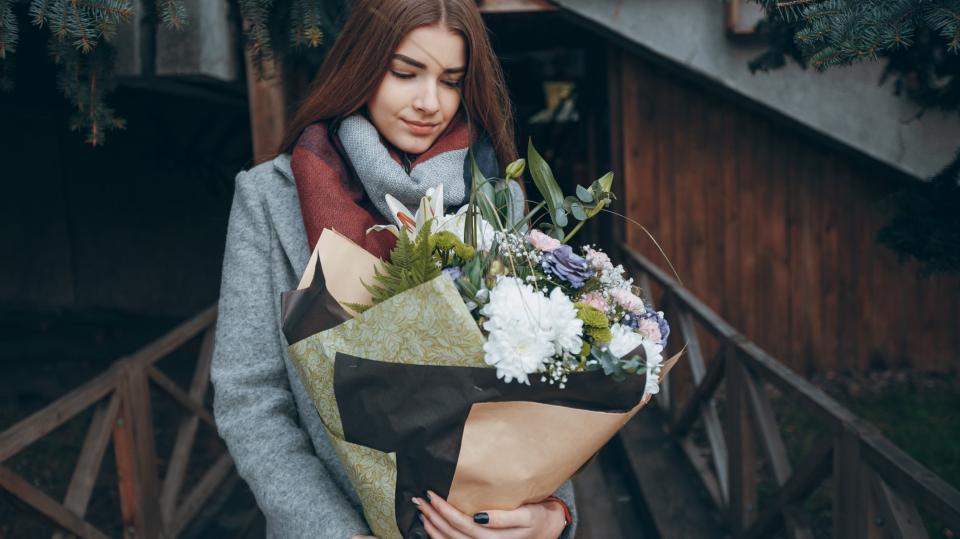 <p><strong>Скорпион</strong></p>

<p>Днес се отнасяйте по-грижливо към здравето си. Ако от известно време не се чувствате добре, отидете на лекар. Имайте предвид, че корените на проблемите ви по всяка вероятност са психологически, така че бъдете си сами лекар &ndash; давайте си повече почивка и не потискайте емоциите си.</p>