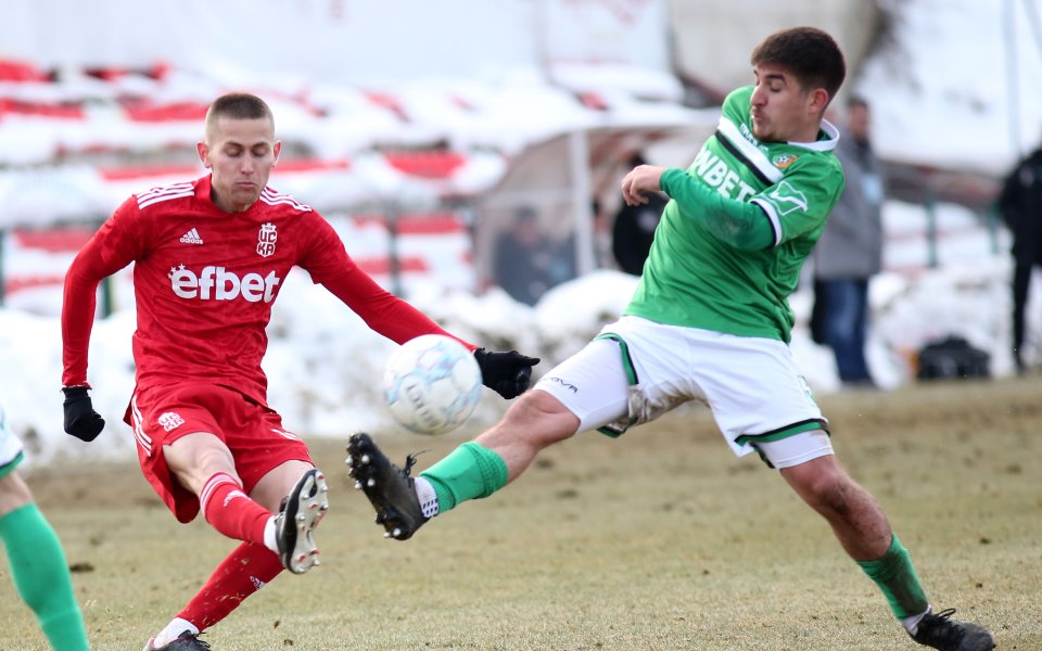 Днес ще се изиграят четири срещи от Втора лига. Един