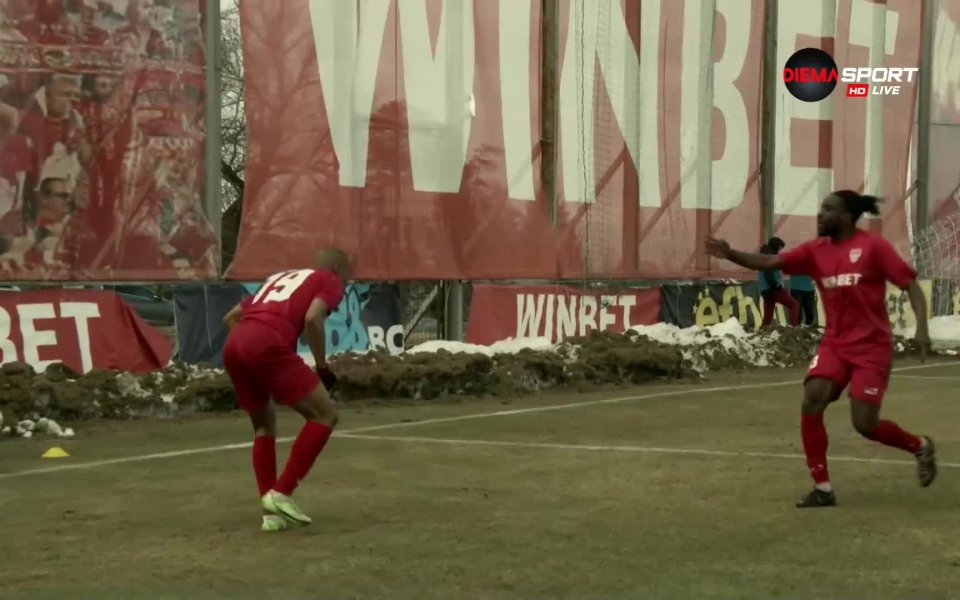 Отборът на Царско село поведе на Лудогорец в двубоя между