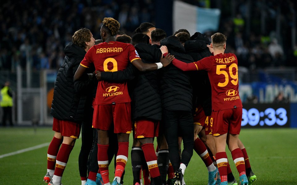 Рома спечели с 3:0 поредното &bdquo;Дерби дела Капитале&ldquo; срещу Лацио.