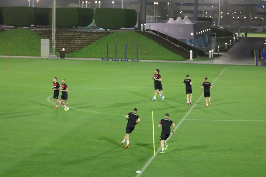 Българският национален отбор по футбол с пръва тренировка в Катар1