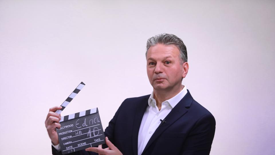 Николай Стефанов Дойнов е едно от най-разпознаваемите лица на българската