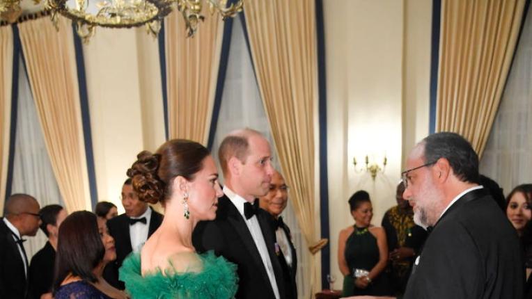  Кейт Мидълтън и принц Уилям на публична вечеря в резиденцията на генерал-губернатора на Ямайка 