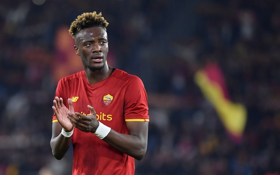 Отборът на Манчестър Юнайтед е набелязал нападателя на Рома Тами